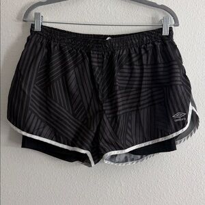 Umbro Black and Grey Printed/Stripe Athletic Shorts Size Large